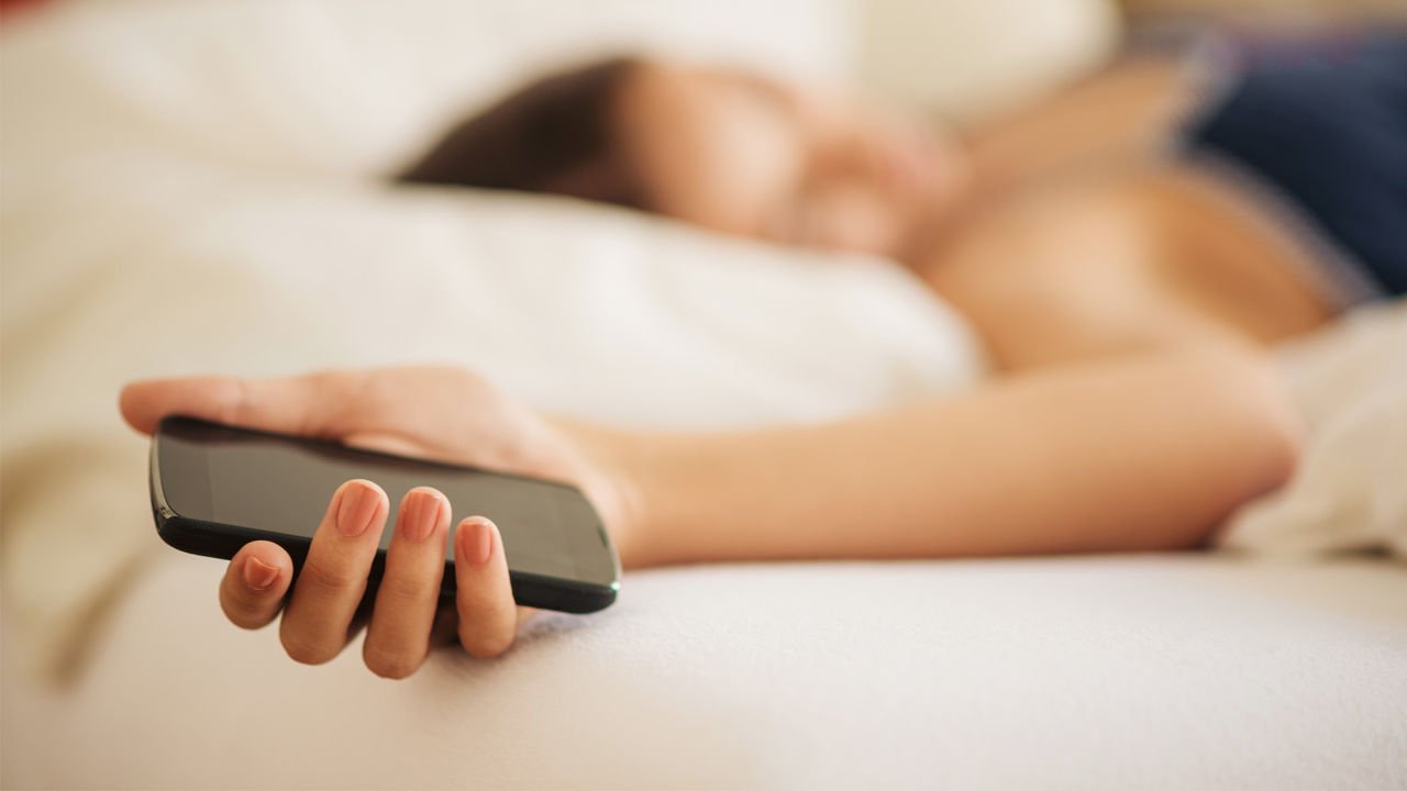 Nighttime electronic usage increases risk of sleep disorders