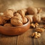 weight-loss-eating-walnuts
